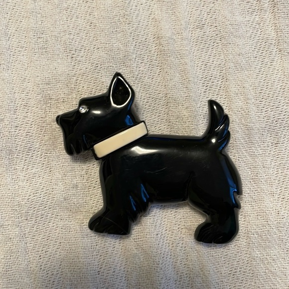 Jewelry - Scottie dog brooch